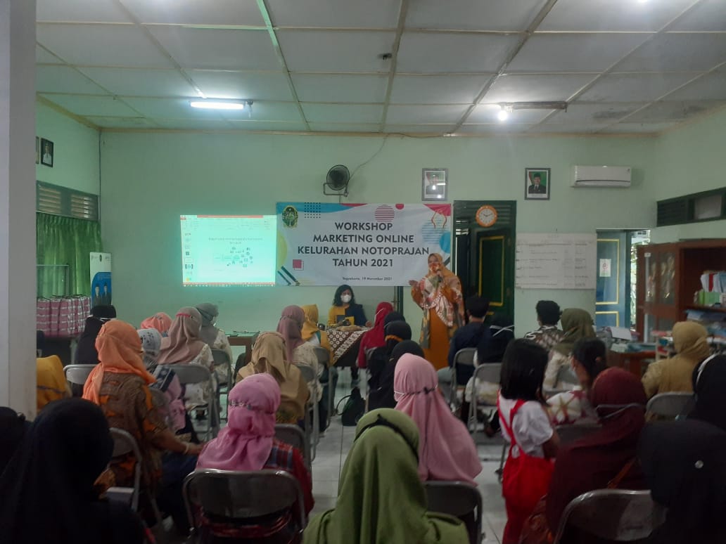 Workshop Marketing Online Di Kelurahan Notoprajan